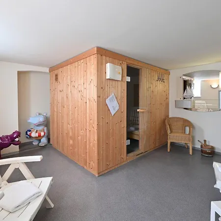 Ferienwohnung-6-mit-sauna-wlan-6-pers-sellin-auf-ruegen-villa-celia-200-m-vom-strand-entfernt Apartment