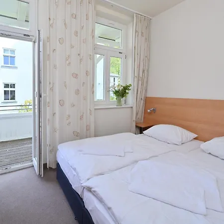 Ferienwohnung-6-mit-sauna-wlan-6-pers-sellin-auf-ruegen-villa-celia-200-m-vom-strand-entfernt *
