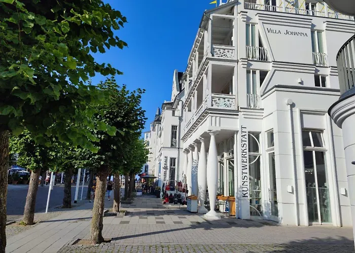 Appartement Ferienwohnung-6-mit-sauna-wlan-6-pers-sellin-auf-ruegen-villa-celia-200-m-vom-strand-entfernt