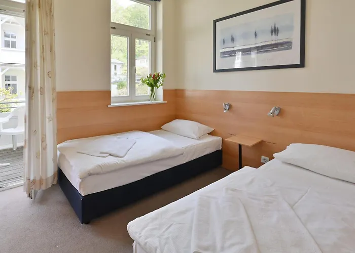 Ferienwohnung-6-mit-sauna-wlan-6-pers-sellin-auf-ruegen-villa-celia-200-m-vom-strand-entfernt Appartement